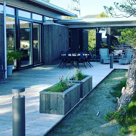 Holiday home Peaceful Nature And Design On Skardsoya Lesund
