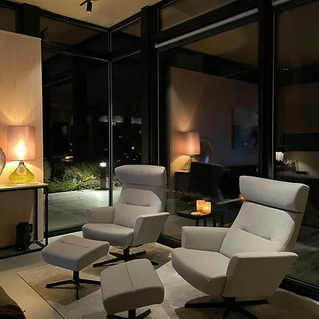 Peaceful Nature And Design On Skardsoya Holiday home Lesund