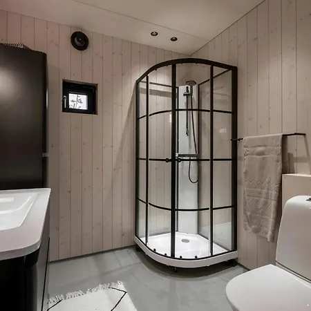 Peaceful Nature And Design On Skardsoya Holiday home Lesund